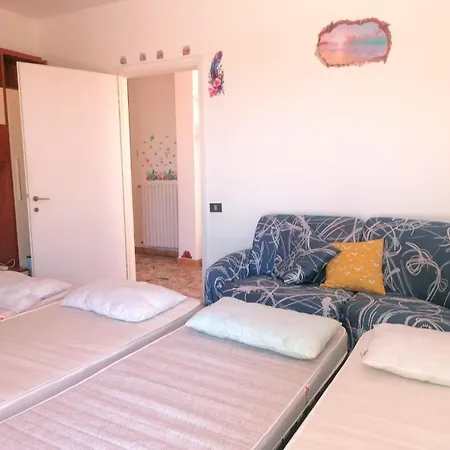 Sunny Con Terrazza Panoramica Bed and Breakfast Αλάσιο